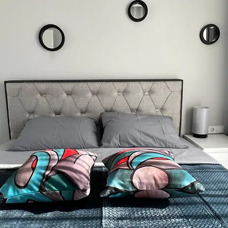 Daire Flamingo - Stylish Near The Beach, In The Heart Of