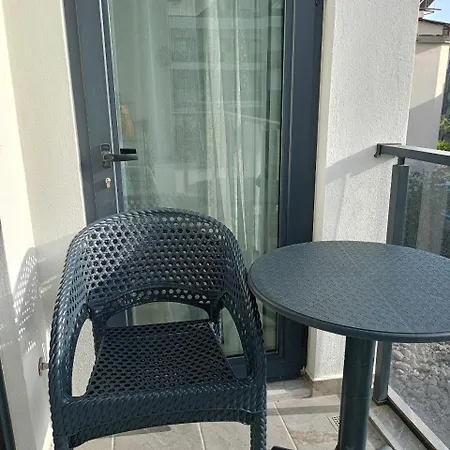 Daire Flamingo - Stylish Near The Beach, In The Heart Of *