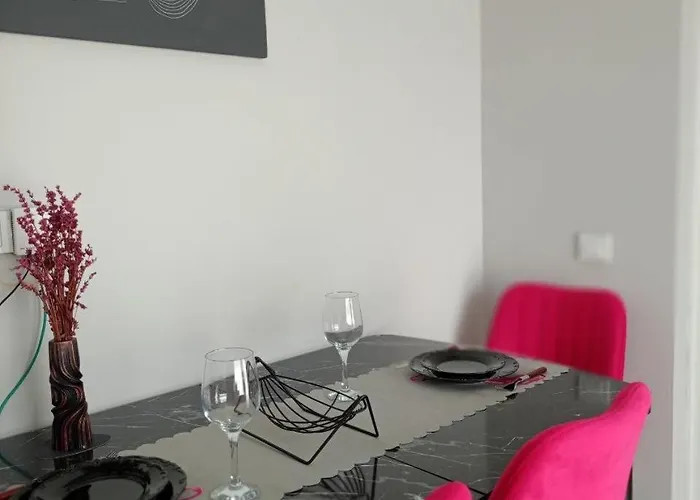 Apartament Flamingo - Stylish Near The Beach, In The Heart Of